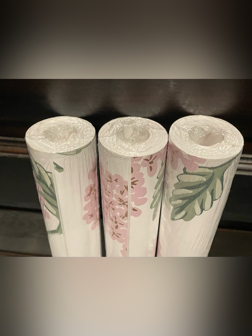 3 Rolls Rifle Paper Co Hydrangea Peel & Stick Wallpaper pink white - Picture 6 of 8